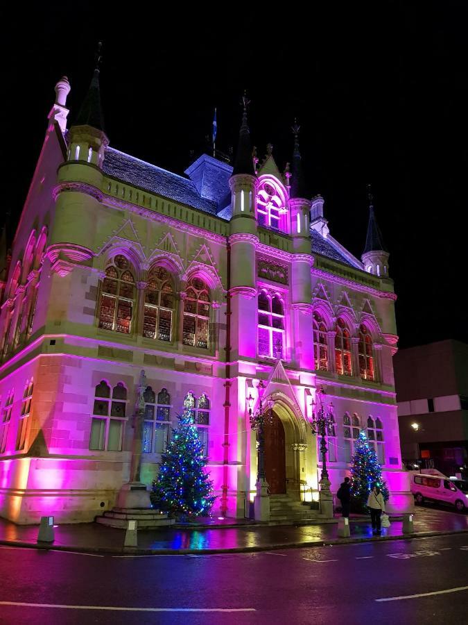 Smart & Cozy Holiday Apartment In The City Centre Inverness Exteriör bild